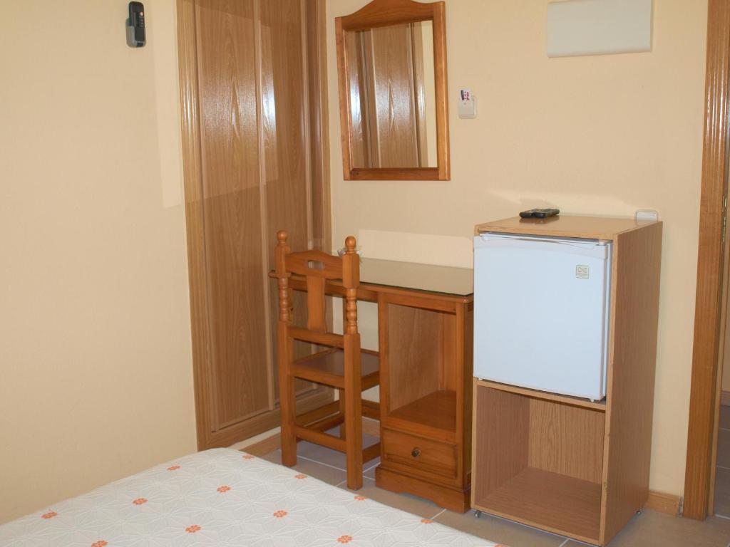 Hostal El Parque Сан-Мартін-де-ла-Вега Екстер'єр фото