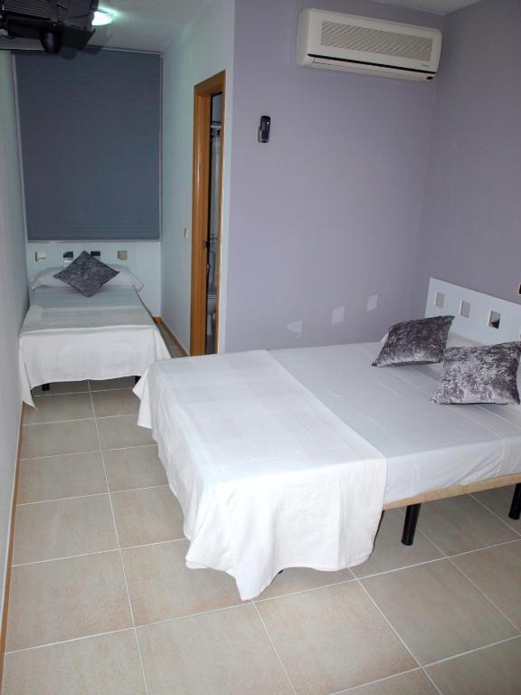 Hostal El Parque Сан-Мартін-де-ла-Вега Екстер'єр фото