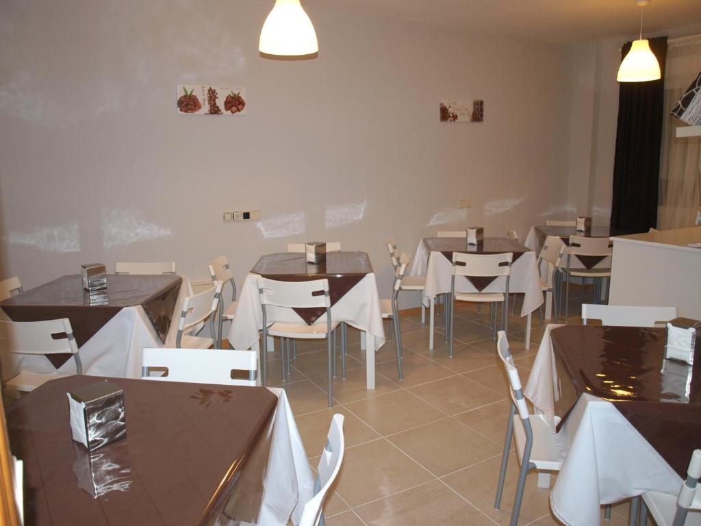 Hostal El Parque Сан-Мартін-де-ла-Вега Екстер'єр фото