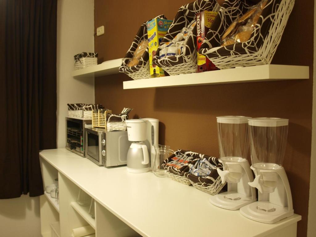 Hostal El Parque Сан-Мартін-де-ла-Вега Екстер'єр фото