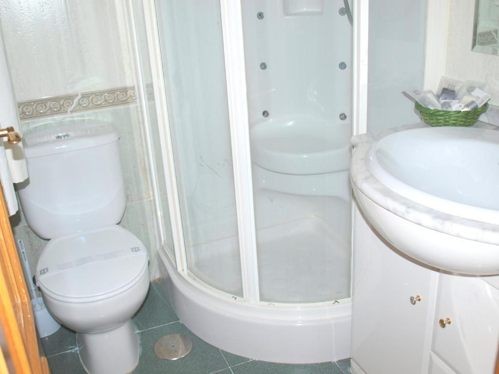 Hostal El Parque Сан-Мартін-де-ла-Вега Номер фото